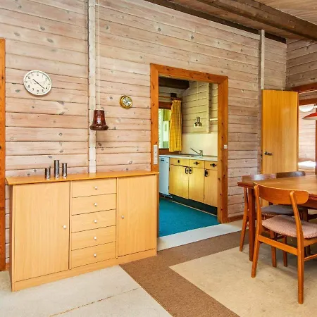 6 Person In Romo-by Traum Nyaraló