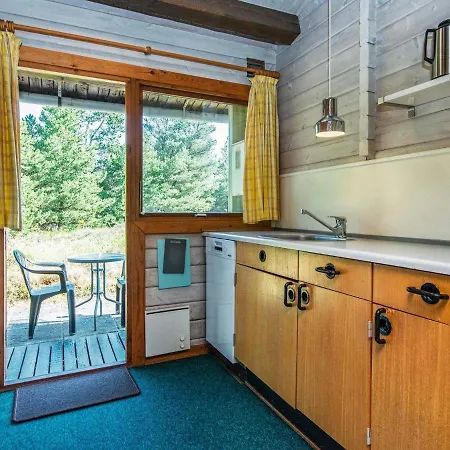 6 Person In Romo-by Traum Nyaraló