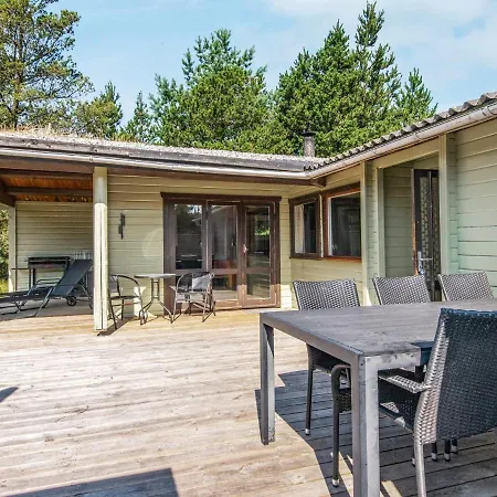 6 Person In Romo-by Traum Nyaraló