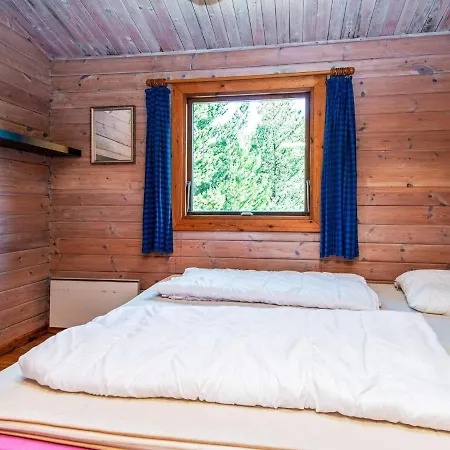 6 Person In Romo-by Traum Nyaraló *