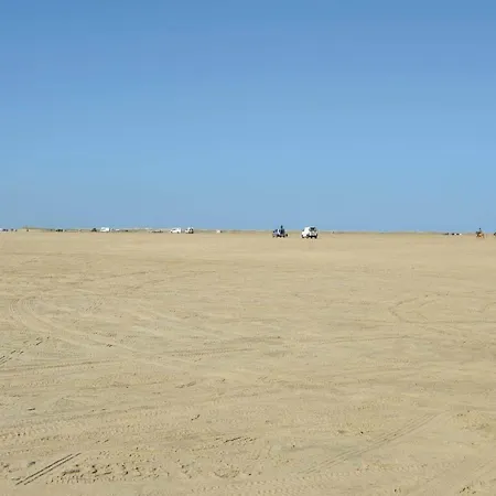 6 Person In Romo-by Traum